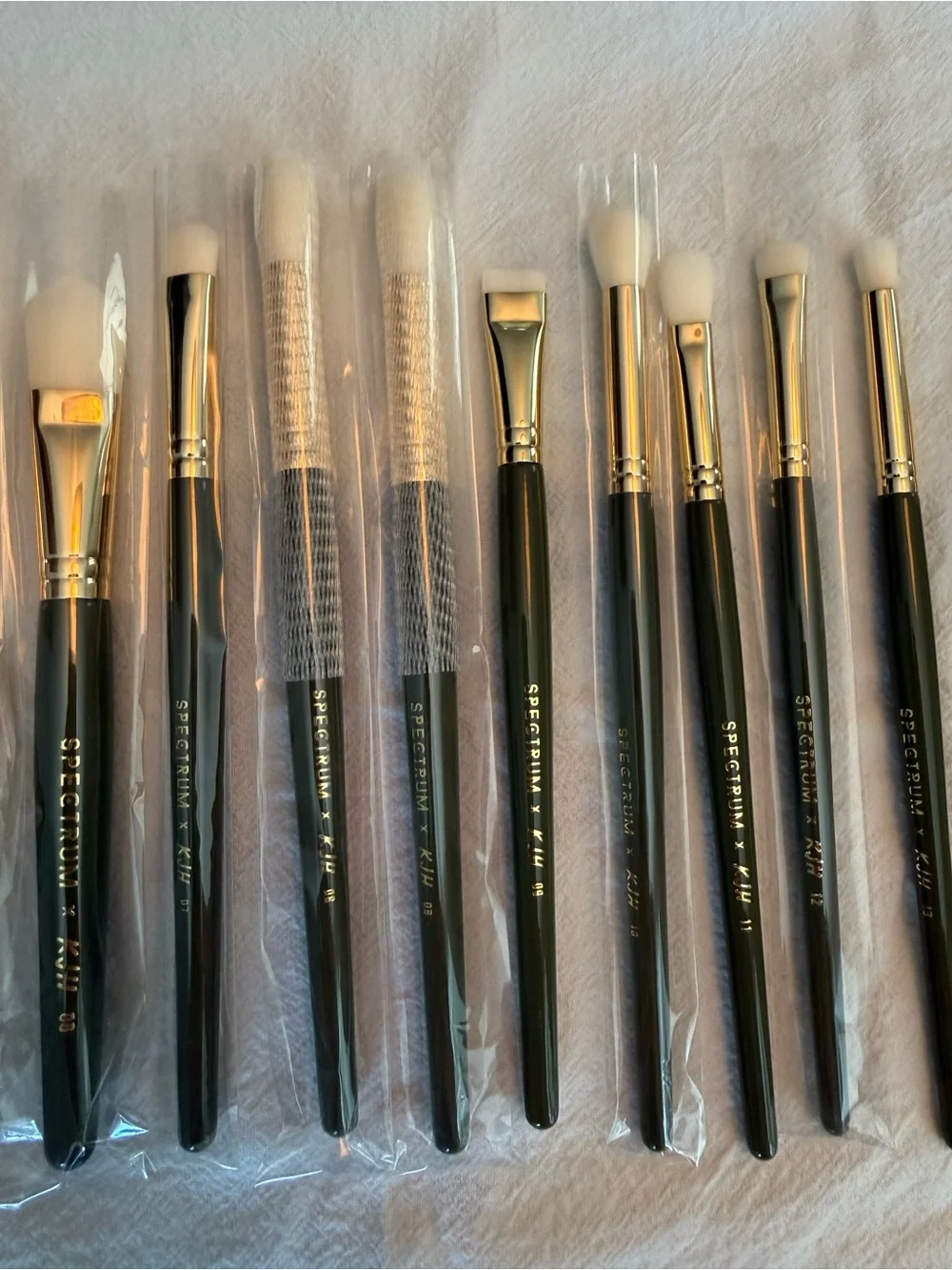 Spectrum x KJH 25 Piece Brush Set (24 brushes + microfiber cloth)